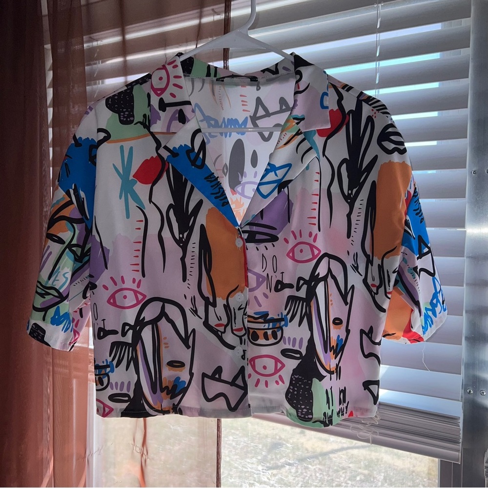 Colorful Graphic Button-down Crop